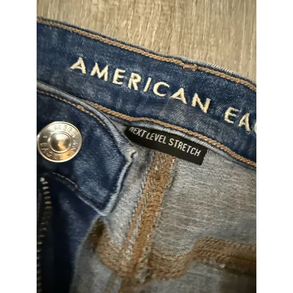 American Eagle High V-Rise Shortie Distressed Denim Shorts Size 16 Blue Stretch - Image 3
