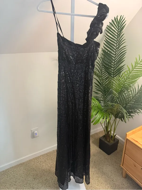 Mac Duggal Black Sequin Ruffled One Shoulder Gown Size 4 - Image 5
