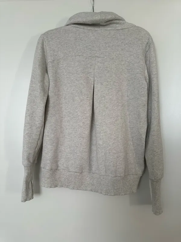 Alo Women's Turtleneck pullover - Image 2