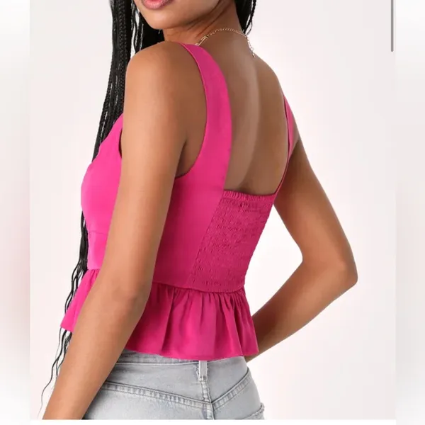 ⚜️ 3/$25 ⚜️ NWOT Lulus Fuchsia Satin V-Neck Peplum Tank Top, M - Image 2