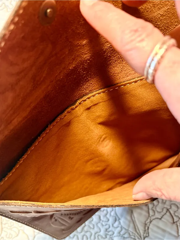 💥Patricia Nash Tooled Leather Tech Portfolio Envelope Clutch Brown💛 - Image 4