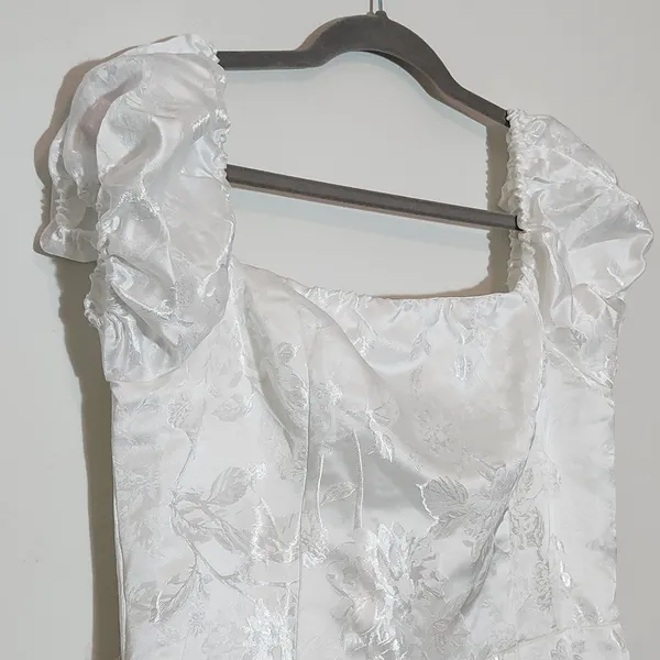 Lulus White Off the Shoulder Cropped Jumpsuit NWT Size Medium Wedding Jumpsuit - Image 4