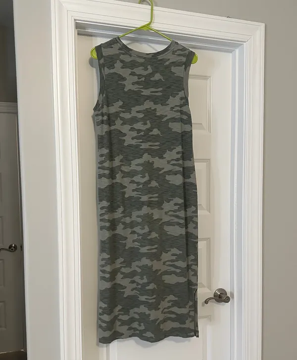Universal Threads Camo Midi Dress - Image 3