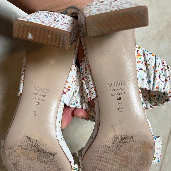 Schutz‎ White Paint Splatter Ruched Strap Block Heel Sandals Size 6B Artsy Chic - Image 4