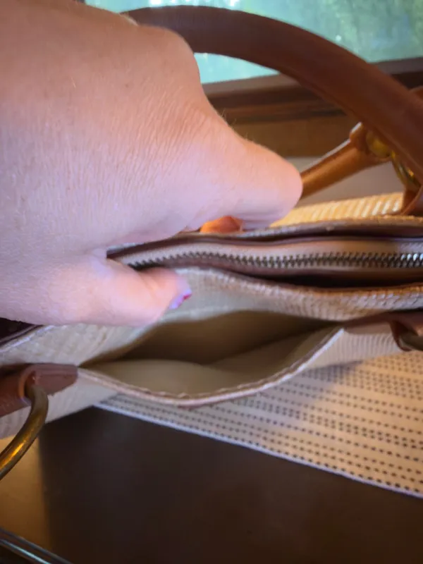 Frye and Co Straw Tote Handbag in Brown and Cream - Image 9