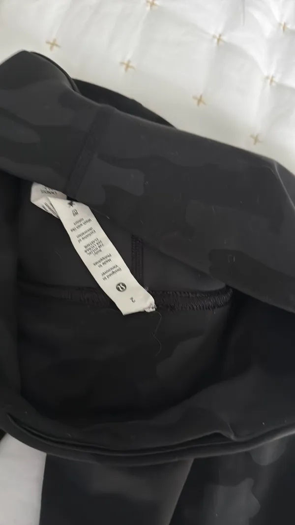 Lululemon Camo Align Leggings Black 25" - Image 3