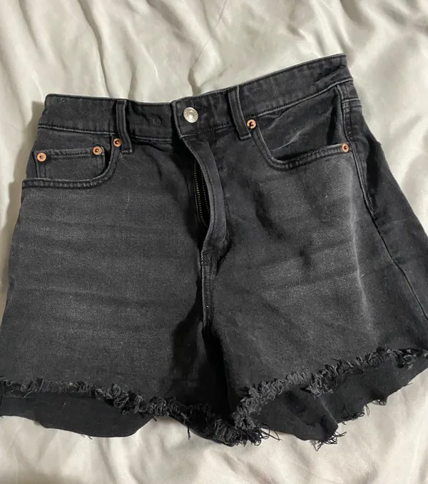Shorts - Image 2