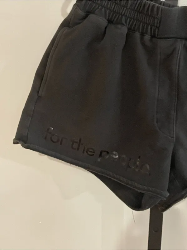 Richer Poorer For The People Elastic Waistband Black Shorts Size Medium - Image 2