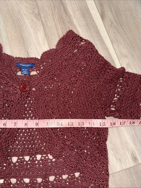 American Eagle crochet knit Y2K burgundy brown open weave shrug size medium - Image 5
