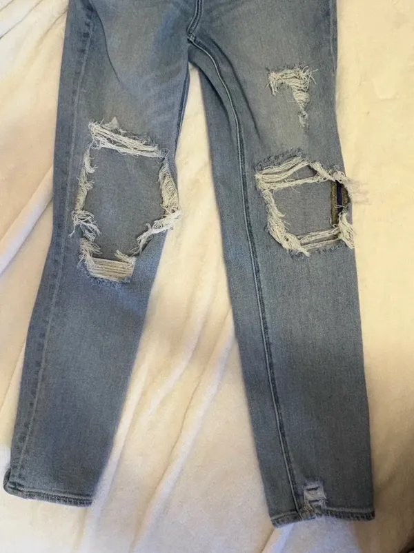 American Eagle Jeans - Image 3