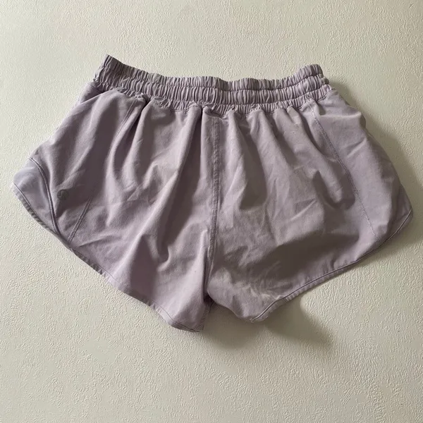 Lululemon Hotty Hot Shorts Size 6 Lavender Purple 2.5” Running Athletic - Image 3