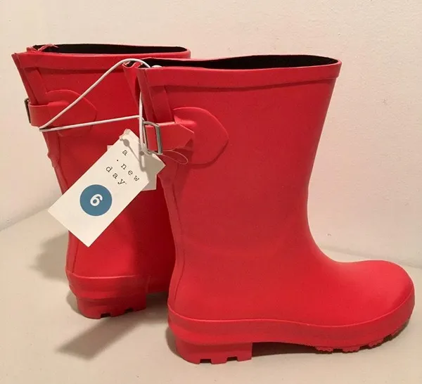 ☔️ Red Rain Boots ☔️ Size 6 - Image 3