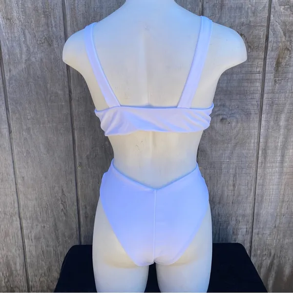 White Two Piece Padded Triangle Knot Front Top Bikini Set Size Medium - Image 4
