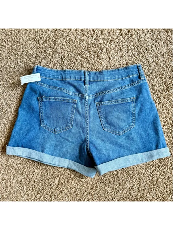 No Boundaries Denim Blue Women's Super Curvy Mom Shorts - Image 4