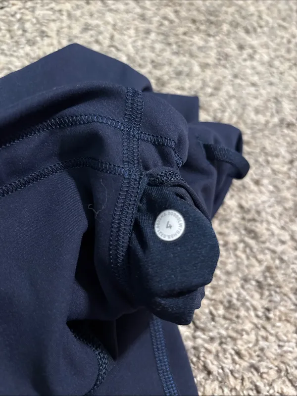 Lululemon Wunder Train High Rise Short 8" True Navy size 4 - Image 4