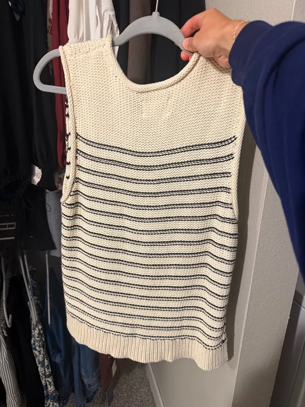 Lucky tank top sweater - Image 2