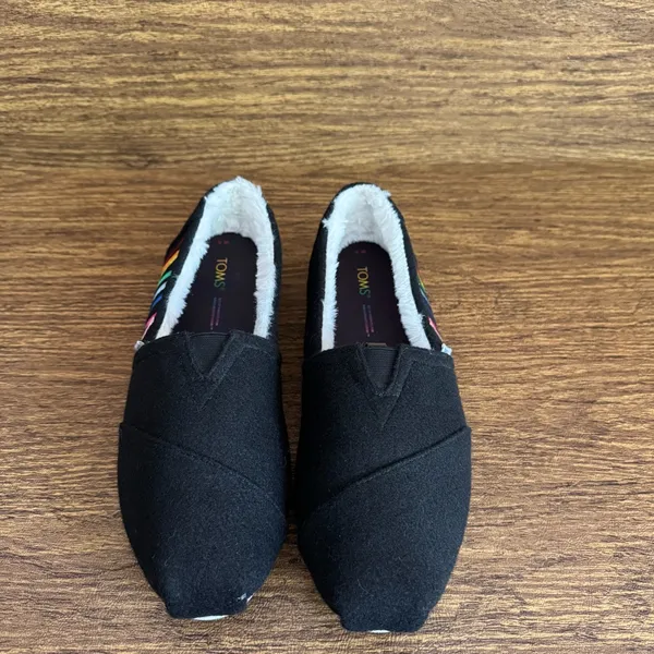 TOMS Alpargata Women’s Pride Rainbow Slip‎ On Loafers Black Size 9 Faux Sherpa - Image 2