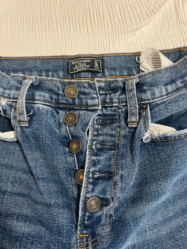 Abercrombie & Fitch Mom Jeans - Image 5