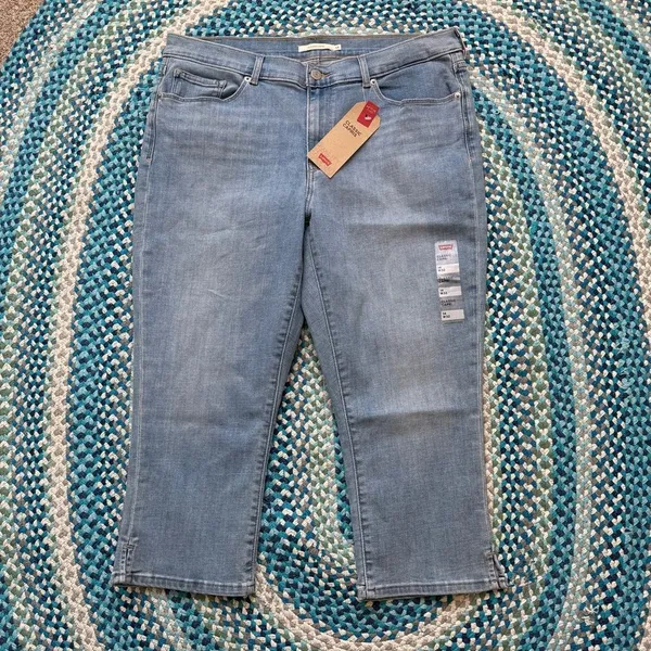 Levi’s‎ Classic Capris - Image 2