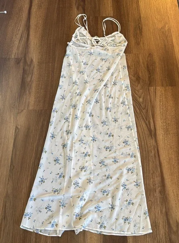 Victoria's Secret White and Blue Floral Midi Dress - Image 4