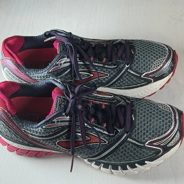 Brooks Women's Athletic Shoes - Gray and Pink b68 - Image 2