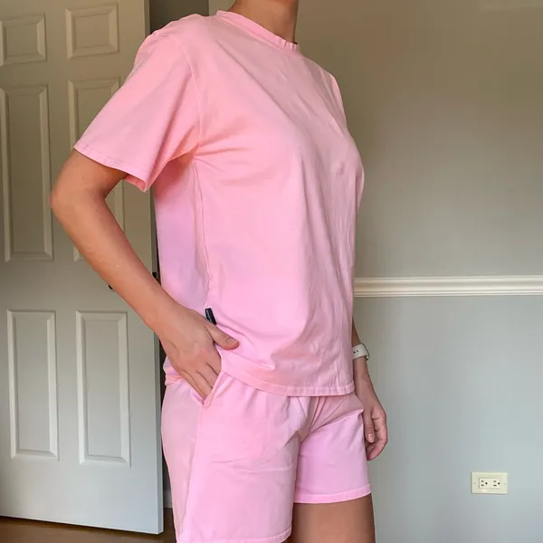 OOQONQ Women’s Pink Pajama Shorts Set Crew Neck Short Sleeve Cotton M - Image 2