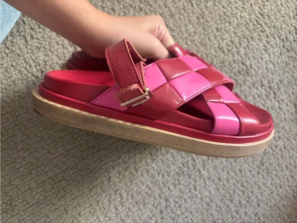 Alohas Marshmallow Scacchi sandals in pink and red checkered print - Image 4