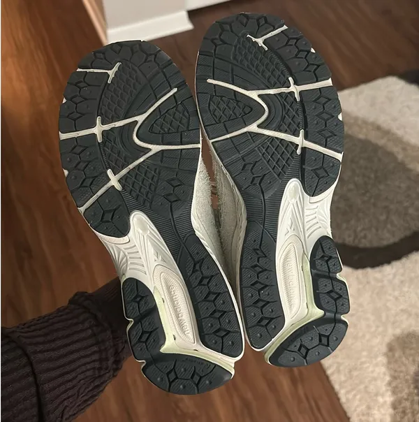 New Balance 2002R Sneakers - Image 8