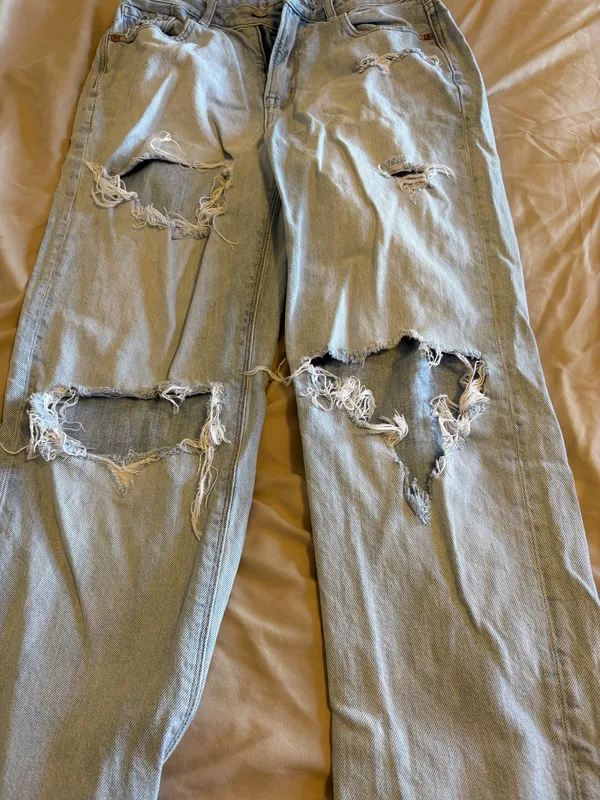 American Eagle Jeans - Image 3