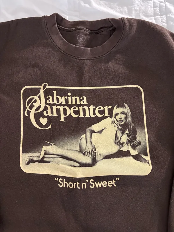Sabrina Carpenter Sweatshirt Brown Size L - Image 3