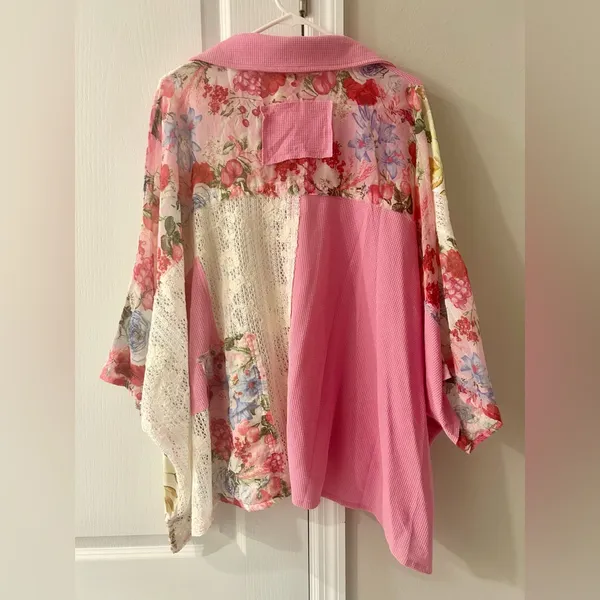 POL Size Small Oversize long sleeve crochet lace contrast top - Image 8