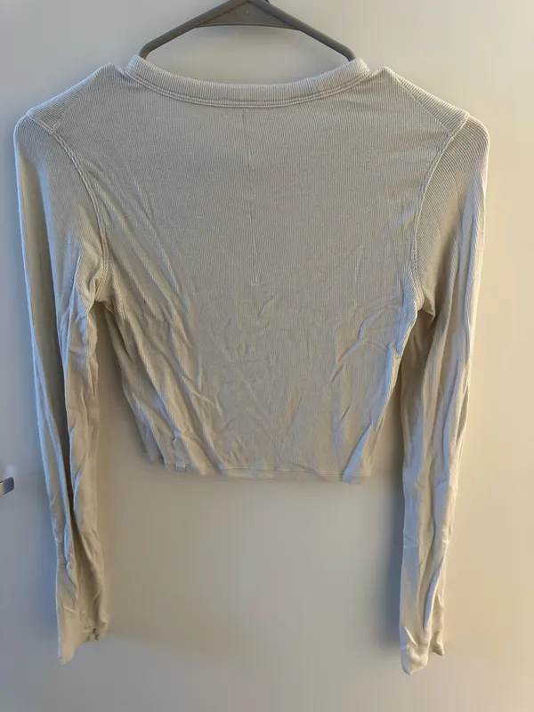 Hold Tight Cropped Lululemon Long Sleeve - Image 2