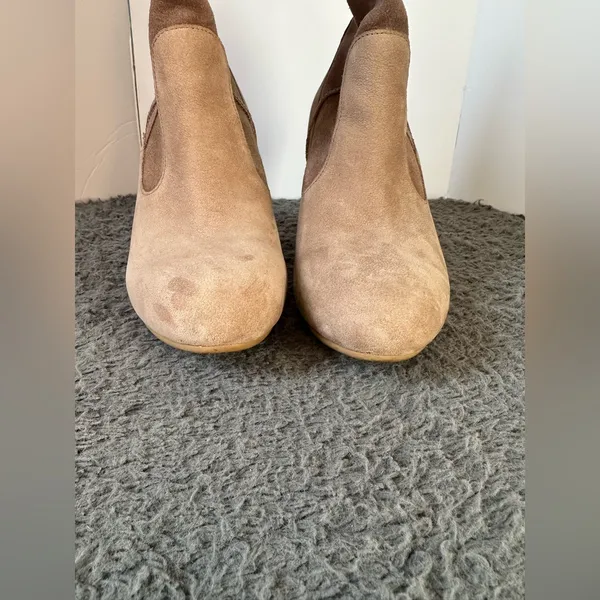 UGG Athena suede and textured leather boots, beige, women’s size 8 - Image 7