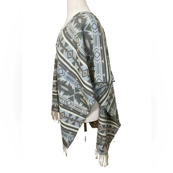 Free people Blue & Gray Western Boho Hippie Acrylic Pull Over Fringe poncho - Image 4