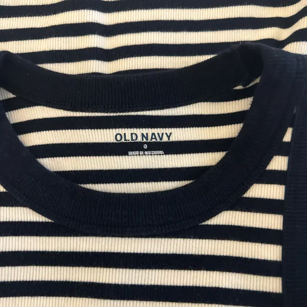 Old Navy Top - Image 3