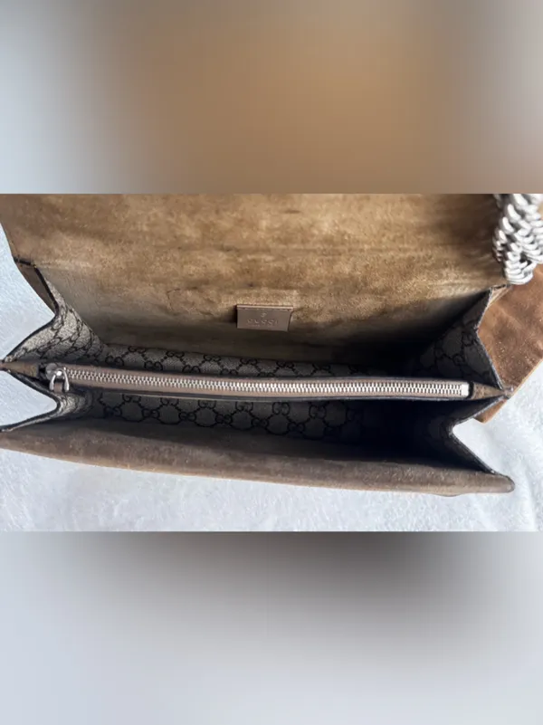 Gucci GG Supreme Shoulder Bag in Beige and Brown with Silver Hardware - Image 12