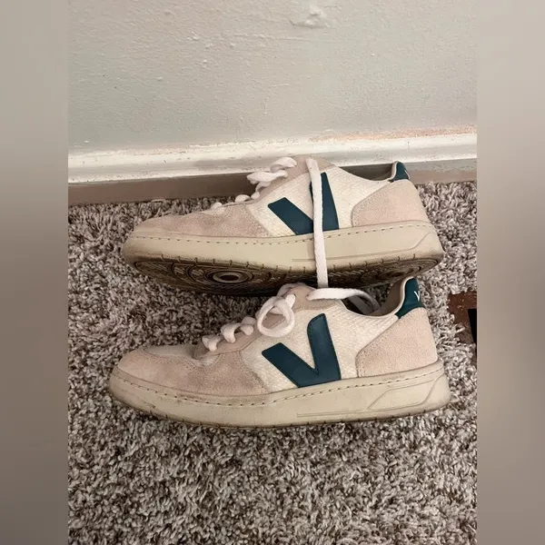 VEJA Mixed Leather Low Top Size 6 Green White - Image 2