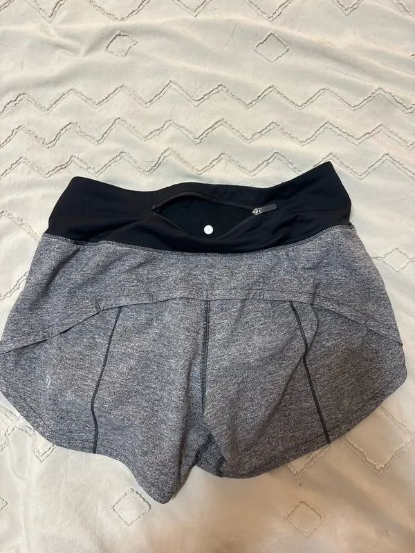 Lululemon Speed Shorts 2.5" - Image 2