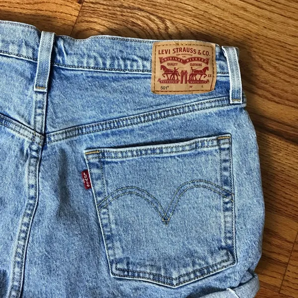Levi’s 501 Cutoff Denim Shorts - Image 3
