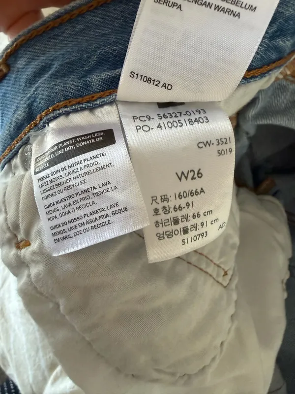 Levi’s 501 Denim Shorts 26 - Image 4