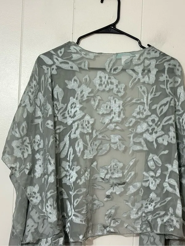 Betsey Johnson Gray Silver Floral Burnout Open Front Kimono Shawl Wrap One Size - Image 7