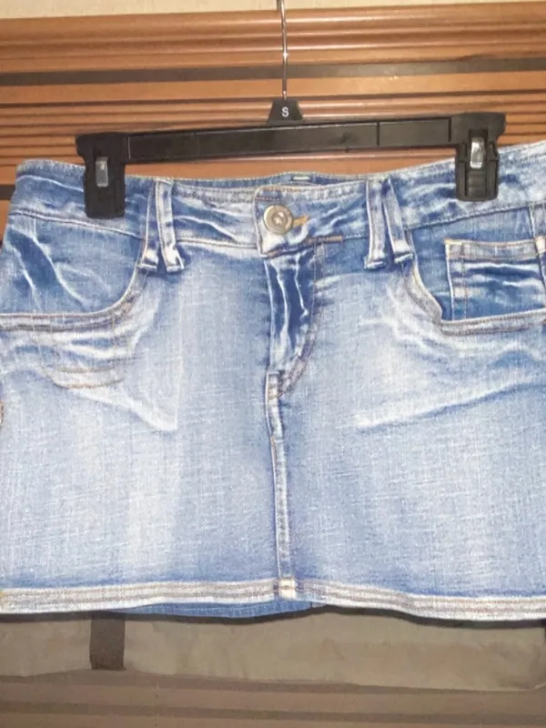 🌸MY2K Mudd Blue Denim Mini Skirt Embroidered Beaded Pockets Button Size S - Image 7
