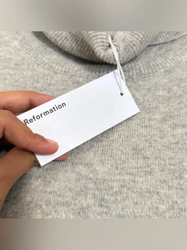 Reformation turtle neck cashmere sweater - Image 7