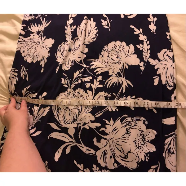 Acting Pro Women's Navy White Floral Maxi Dress Long Side Slits Short Sleeves - Image 10
