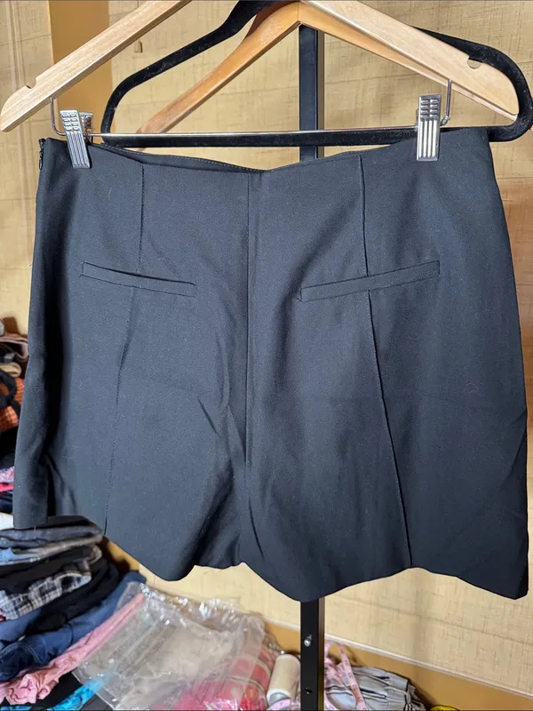 Zara Basic Black High Rise Tailored Dress Shorts Size Medium EUC - Image 7