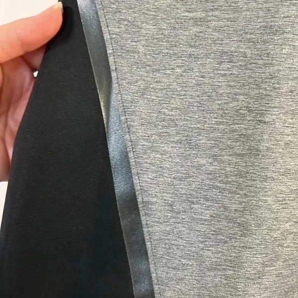 Like New Women’s Under Armour pull over - Image 3