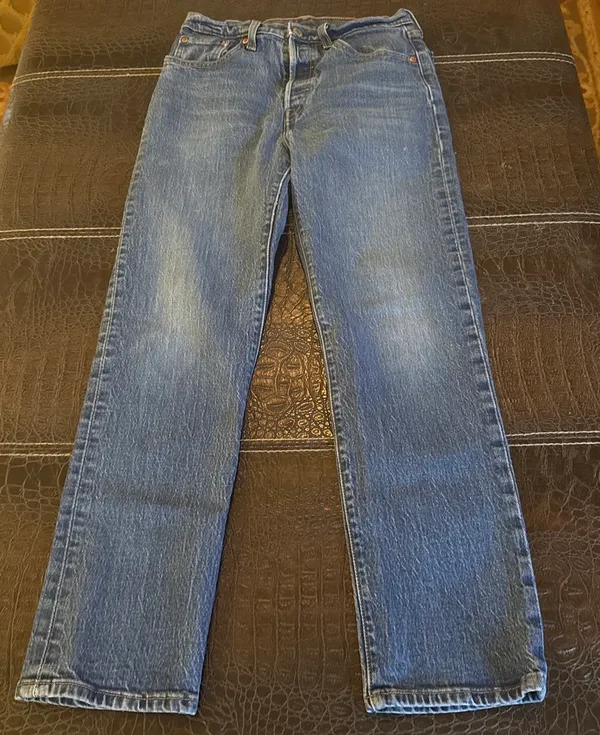 Levi's 501 Women's Straight Jeans Blue Medium Wash Button Fly W25 L28 - Image 2