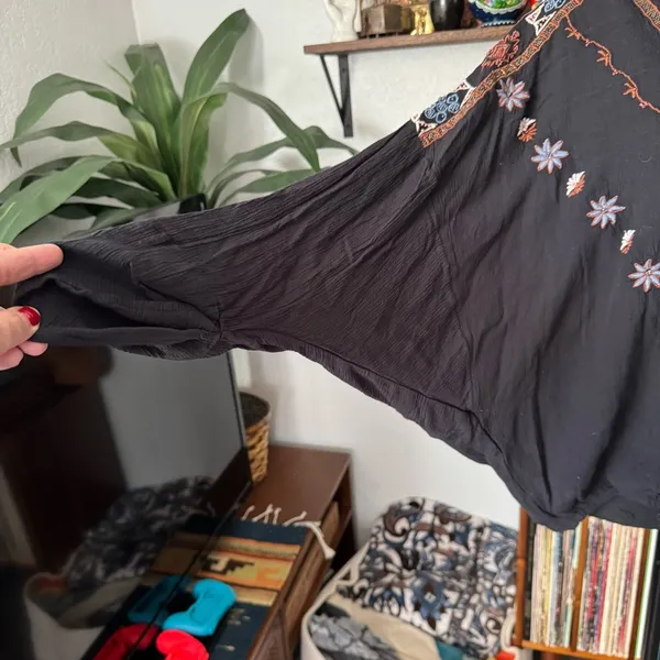 Idyllwind Fueled by Miranda Lambert Black Embroidered Dolman Sleeve Peasant Top - Image 8