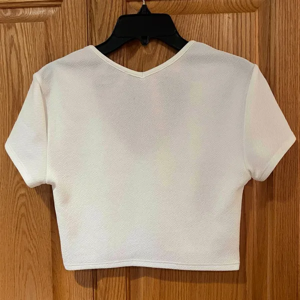 Show Me Your Mumu Miami V-Neck Stretch Crepe Crop Top in Bone‎ Size Medium - Image 11