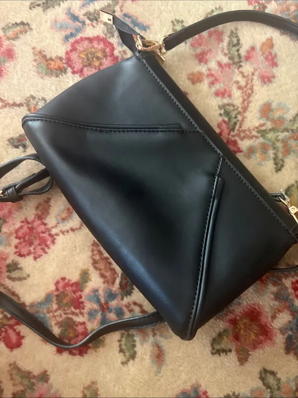 Black crossbody - Image 2